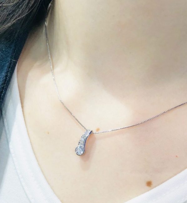 アニバーサリーダイヤモンドネックレス