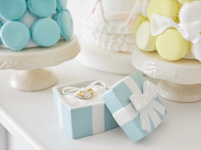 婚約指輪の入った箱のイメージ