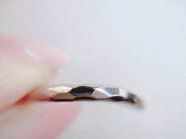 KATSUKI結婚指輪メテオール面取りアップ