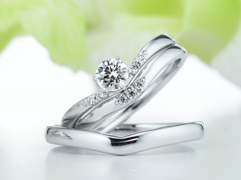 誕生石で作るこだわりの婚約指輪(エンゲージリング)｜婚約指輪