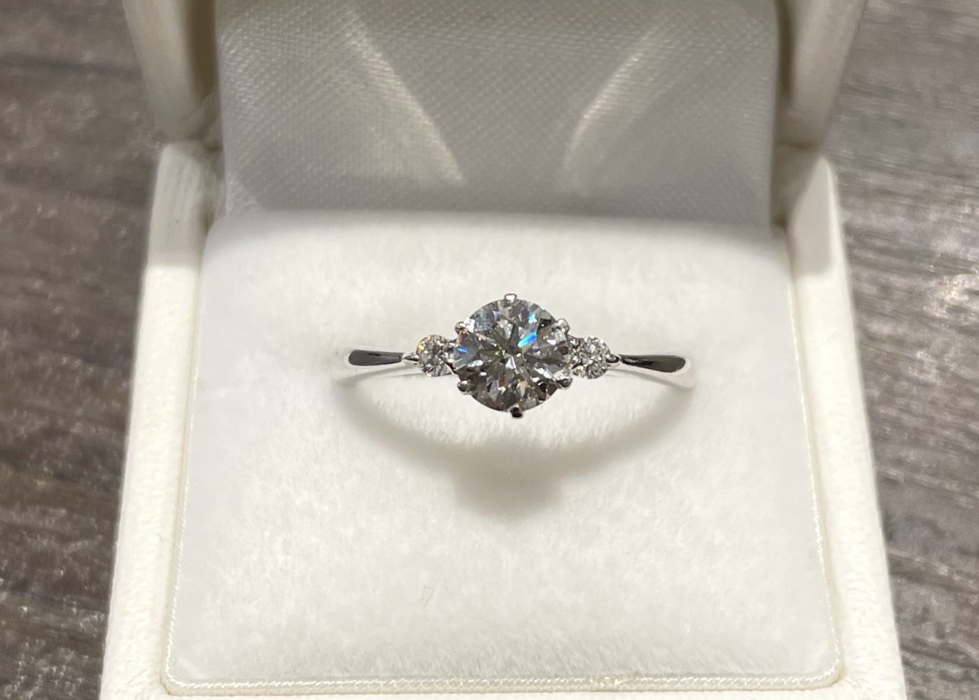 婚約指輪イメージ