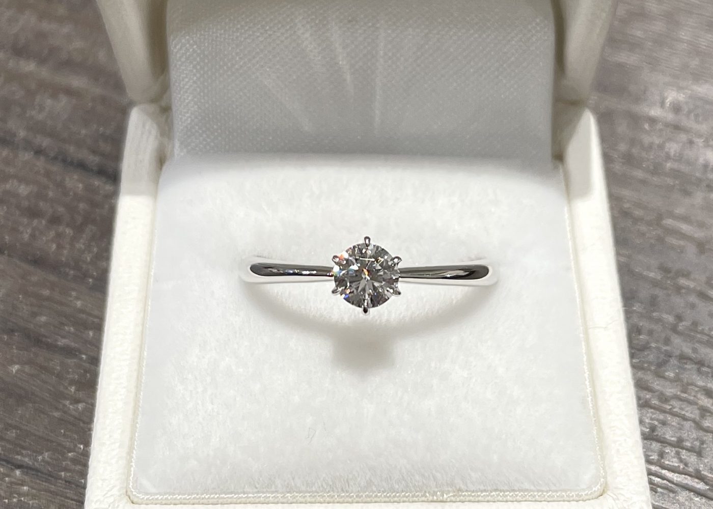 婚約指輪イメージ