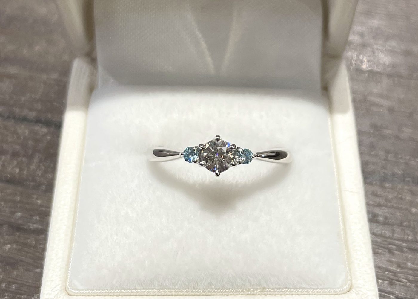 婚約指輪イメージ