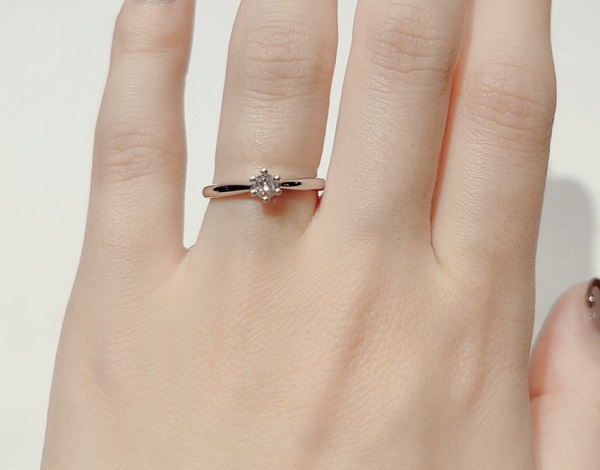 カフェリングフレーズ着用