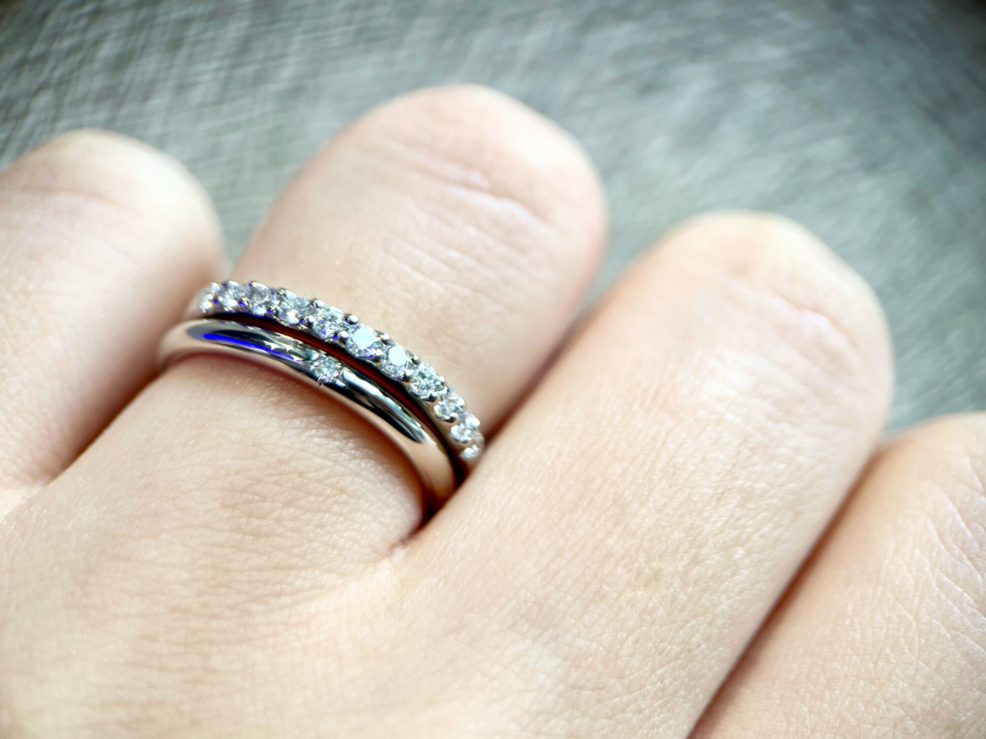 結婚指輪に重ねづけイメージ