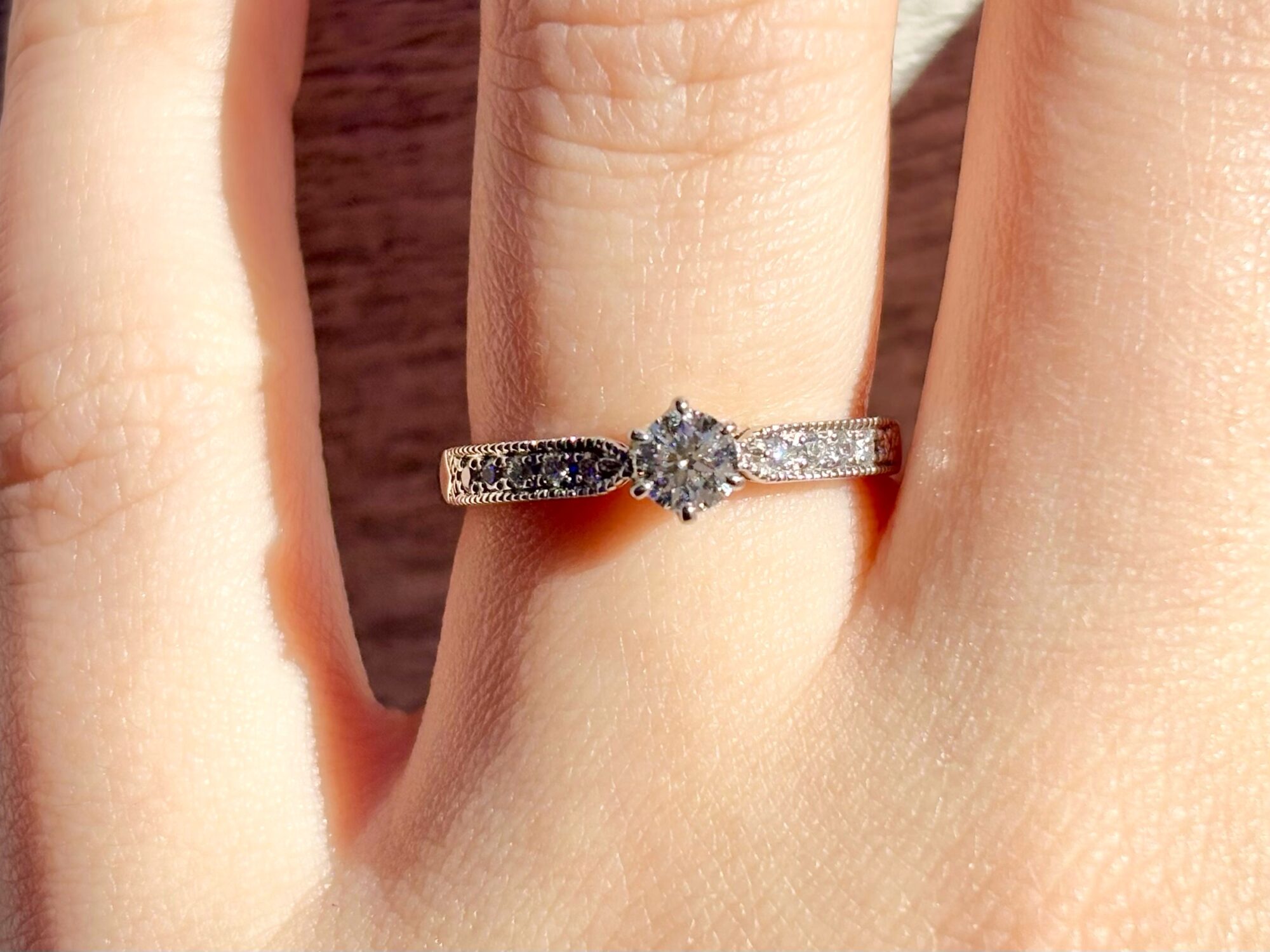 アルビレオ婚約指輪